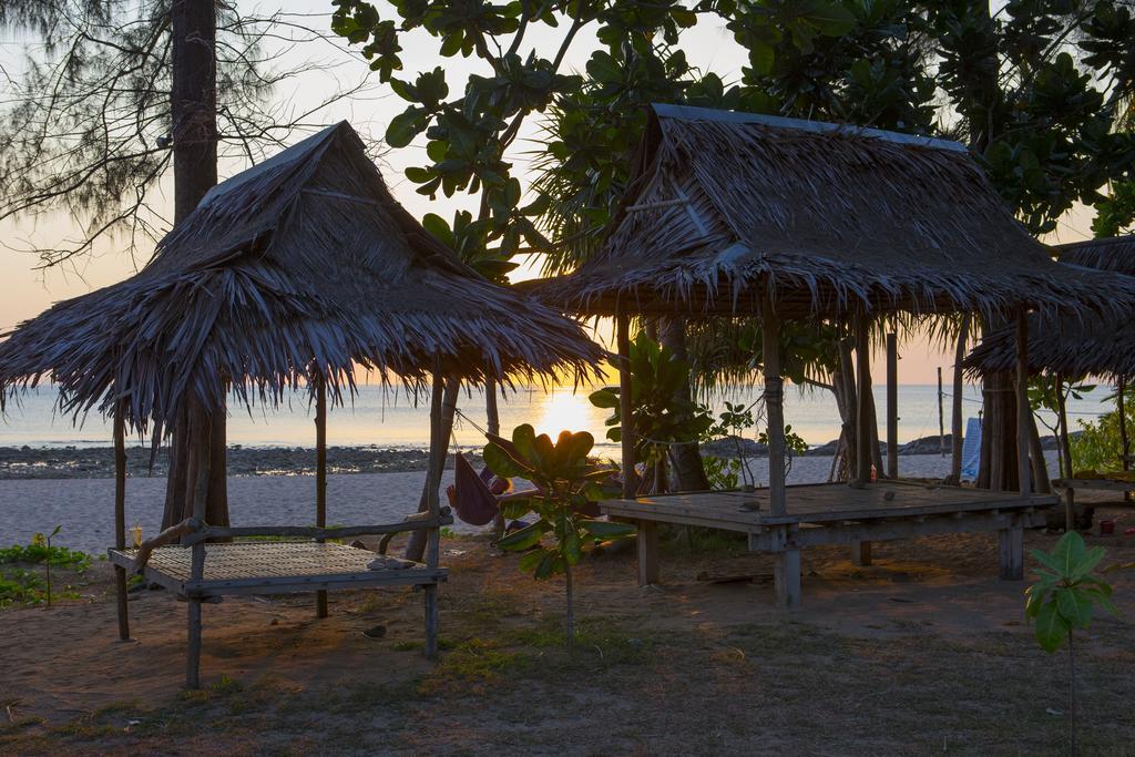 Lanta Coral Beach Resort Koh Lanta Bagian luar foto