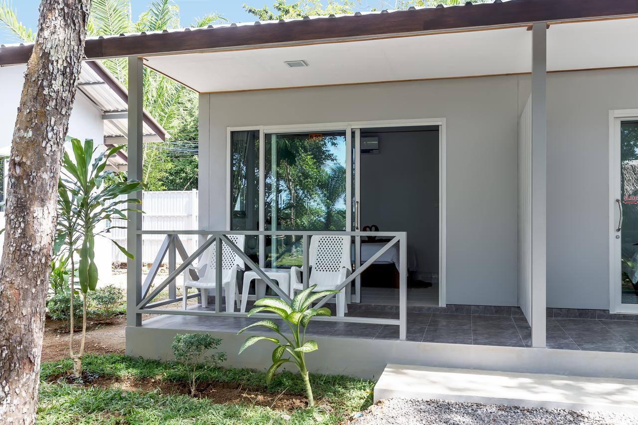 Lanta Coral Beach Resort Koh Lanta Bagian luar foto