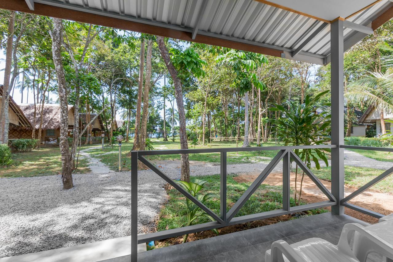 Lanta Coral Beach Resort Koh Lanta Bagian luar foto