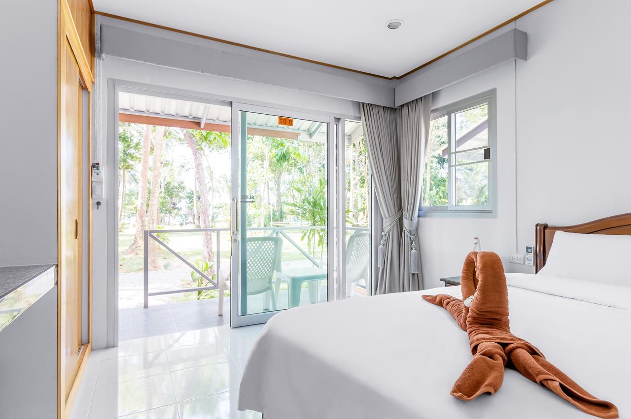 Lanta Coral Beach Resort Koh Lanta Bagian luar foto