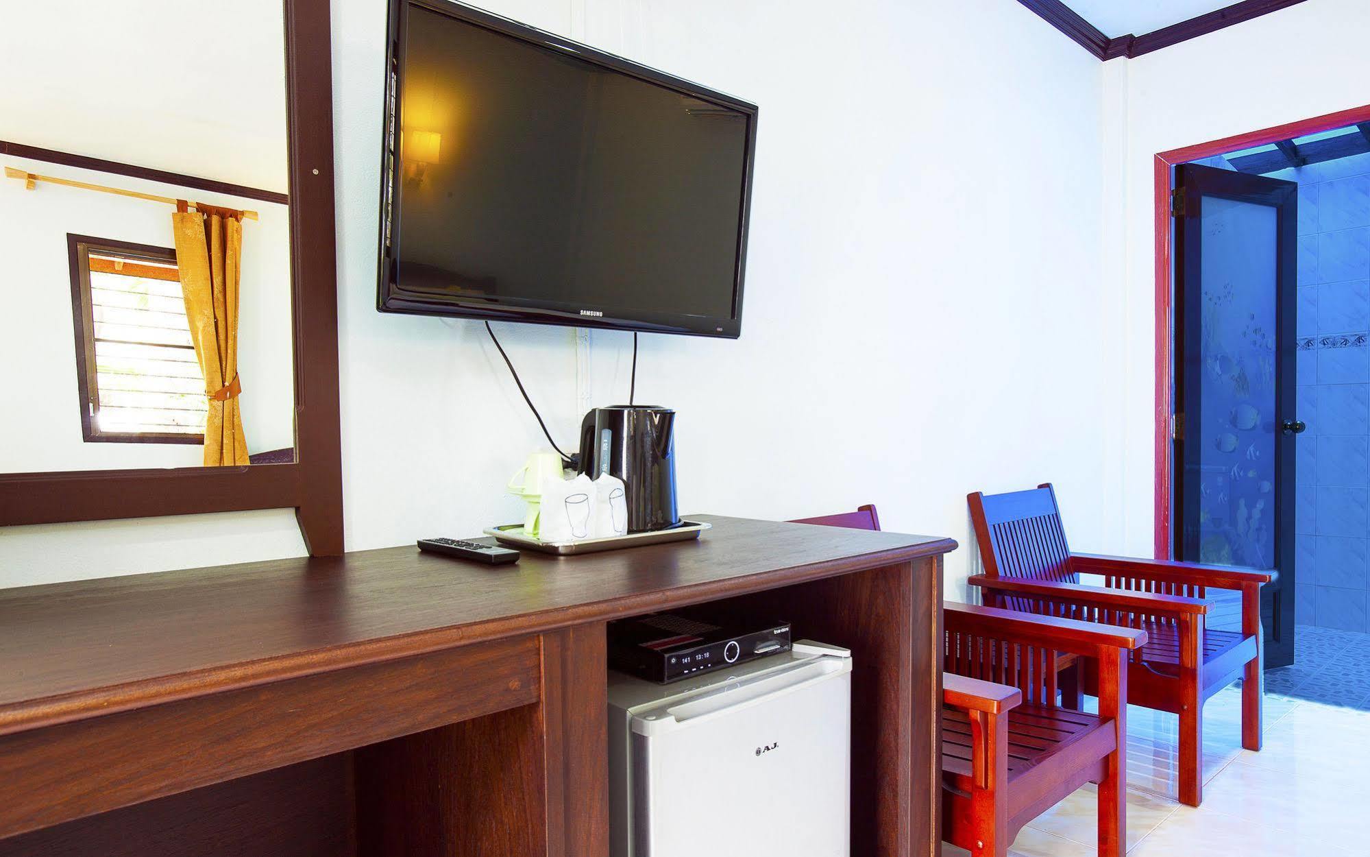 Lanta Coral Beach Resort Koh Lanta Bagian luar foto