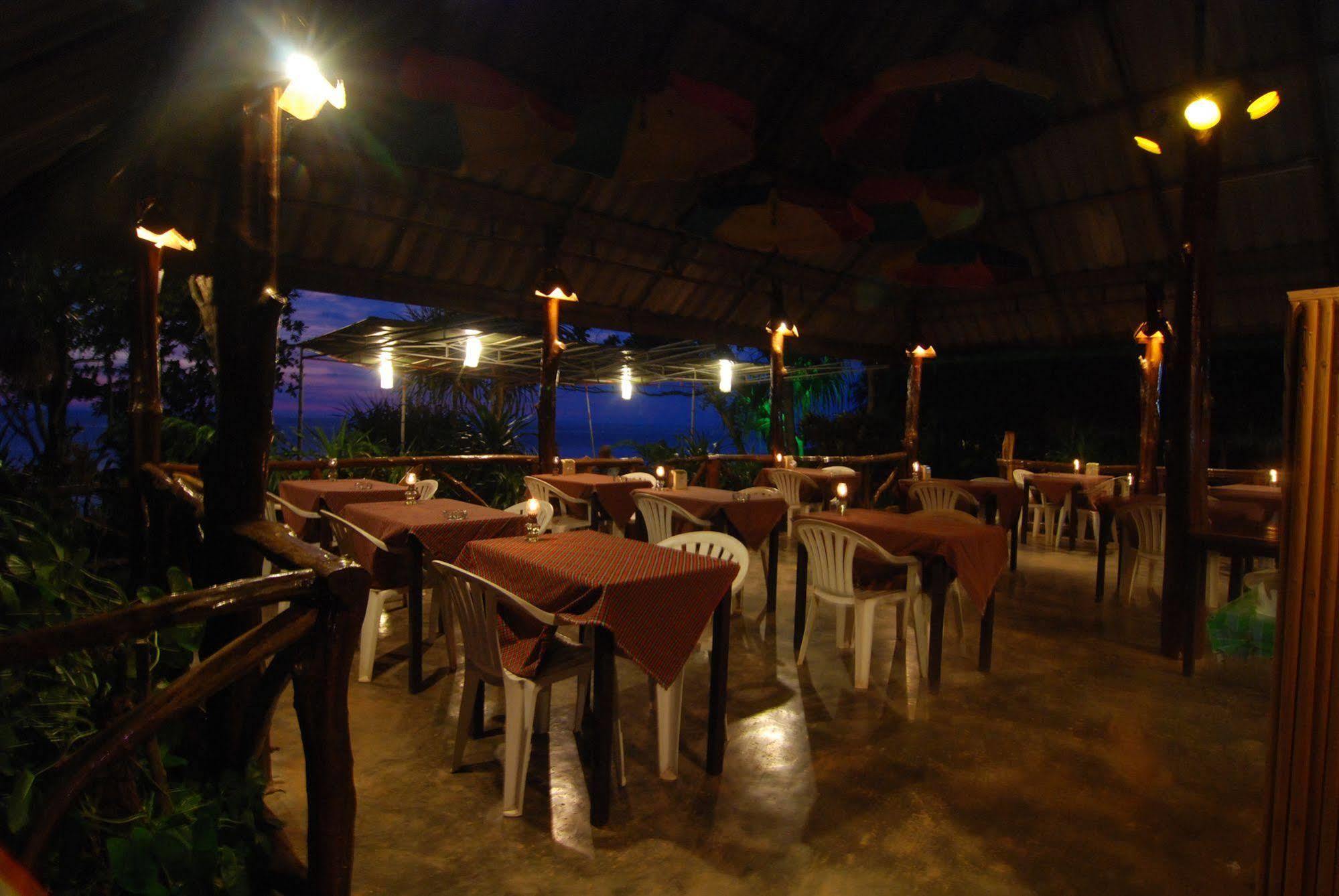 Lanta Coral Beach Resort Koh Lanta Bagian luar foto